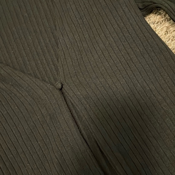 Fitted black cardigan - Picture 3 of 4